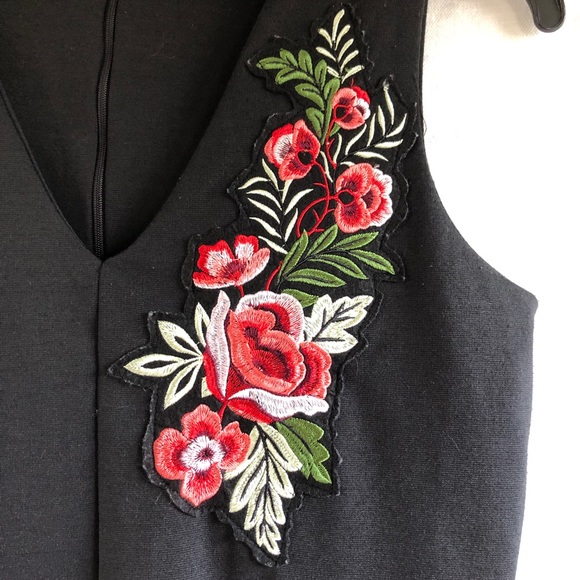 Alison Andrews Flower Appliqué V-Neck Dress